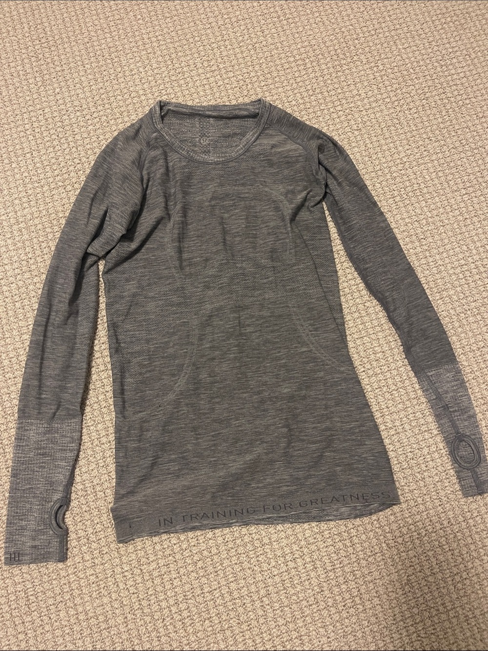 lululemon athletica Heathered Gray Long Sleeve Seamless Top size 6 I believe
